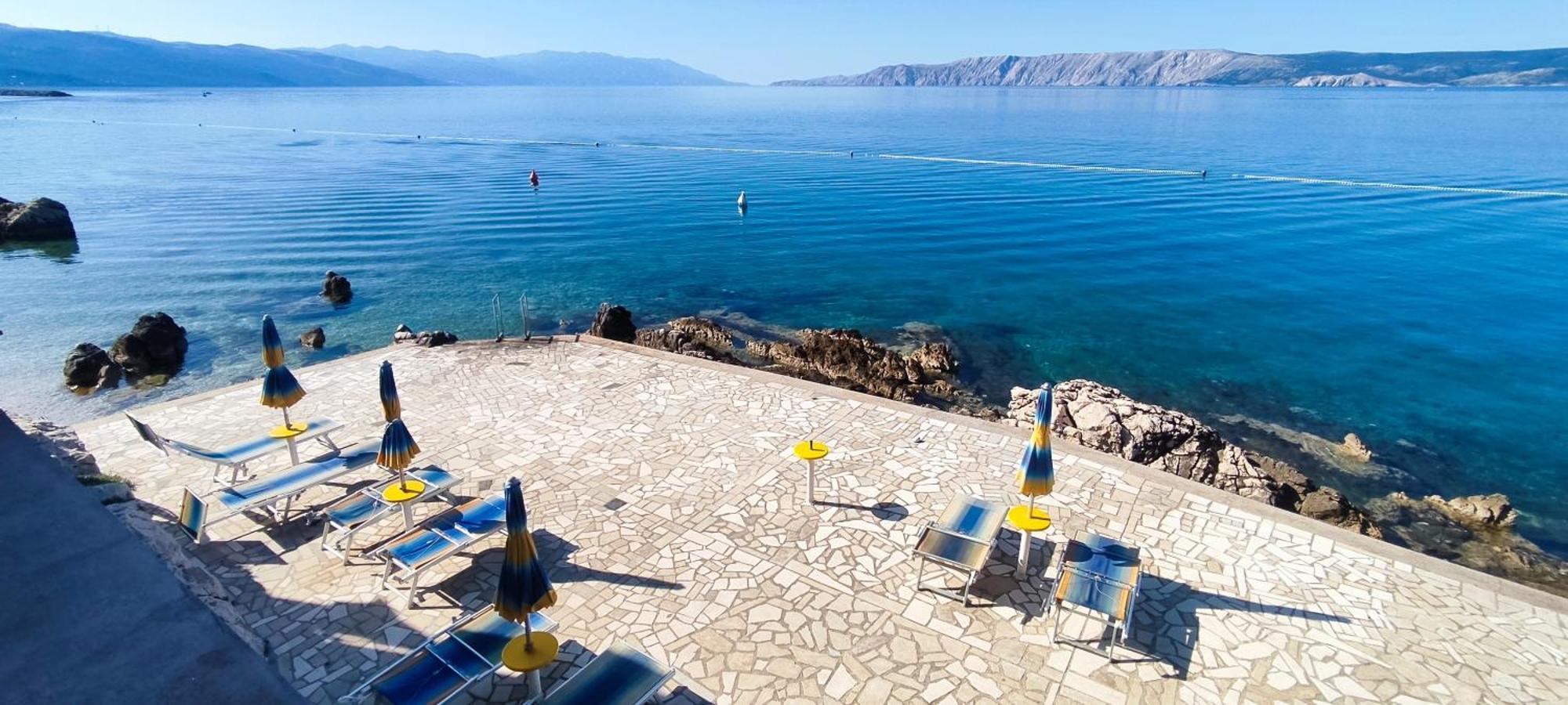 Apartments Maricic 200 Meters From The Beach Novi Vinodolski Bagian luar foto