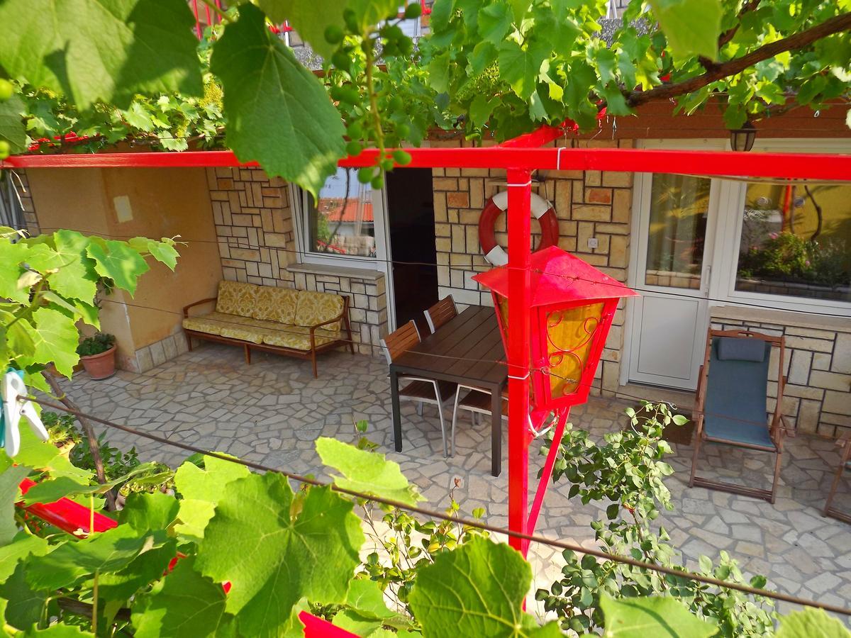 Apartments Maricic 200 Meters From The Beach Novi Vinodolski Bagian luar foto