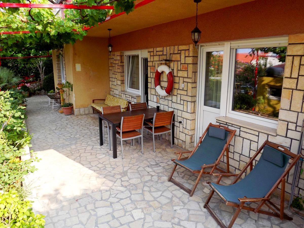 Apartments Maricic 200 Meters From The Beach Novi Vinodolski Bagian luar foto