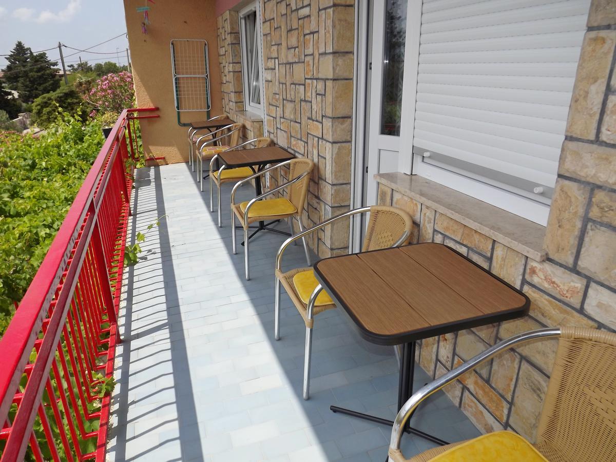 Apartments Maricic 200 Meters From The Beach Novi Vinodolski Bagian luar foto