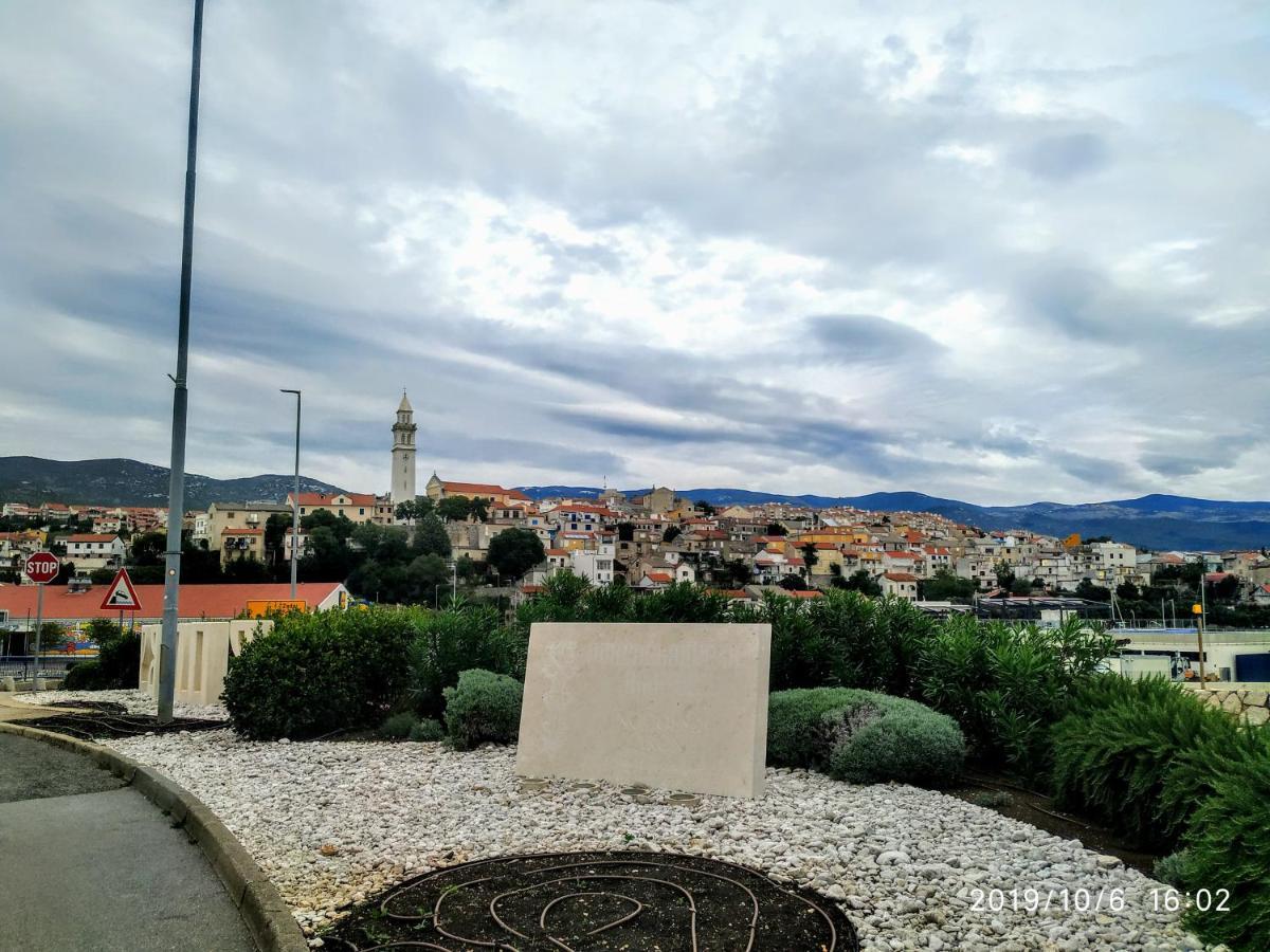 Apartments Maricic 200 Meters From The Beach Novi Vinodolski Bagian luar foto