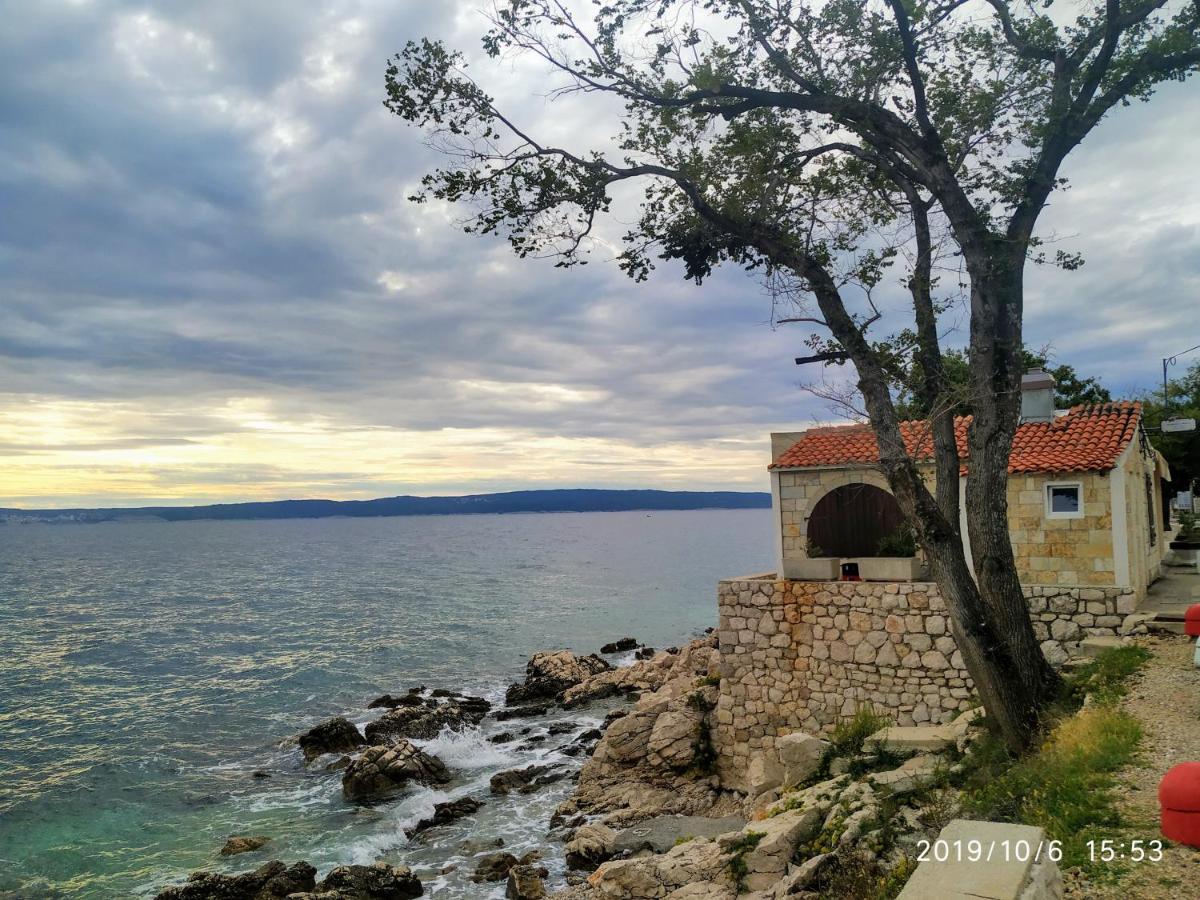 Apartments Maricic 200 Meters From The Beach Novi Vinodolski Bagian luar foto