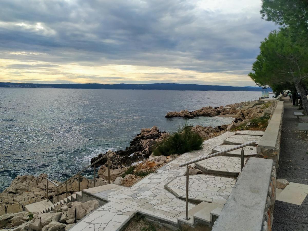 Apartments Maricic 200 Meters From The Beach Novi Vinodolski Bagian luar foto
